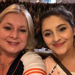 Meet your Posher, Danielle